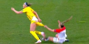 cầu thủ bóng đá và những chuyện cười ra nước mắt